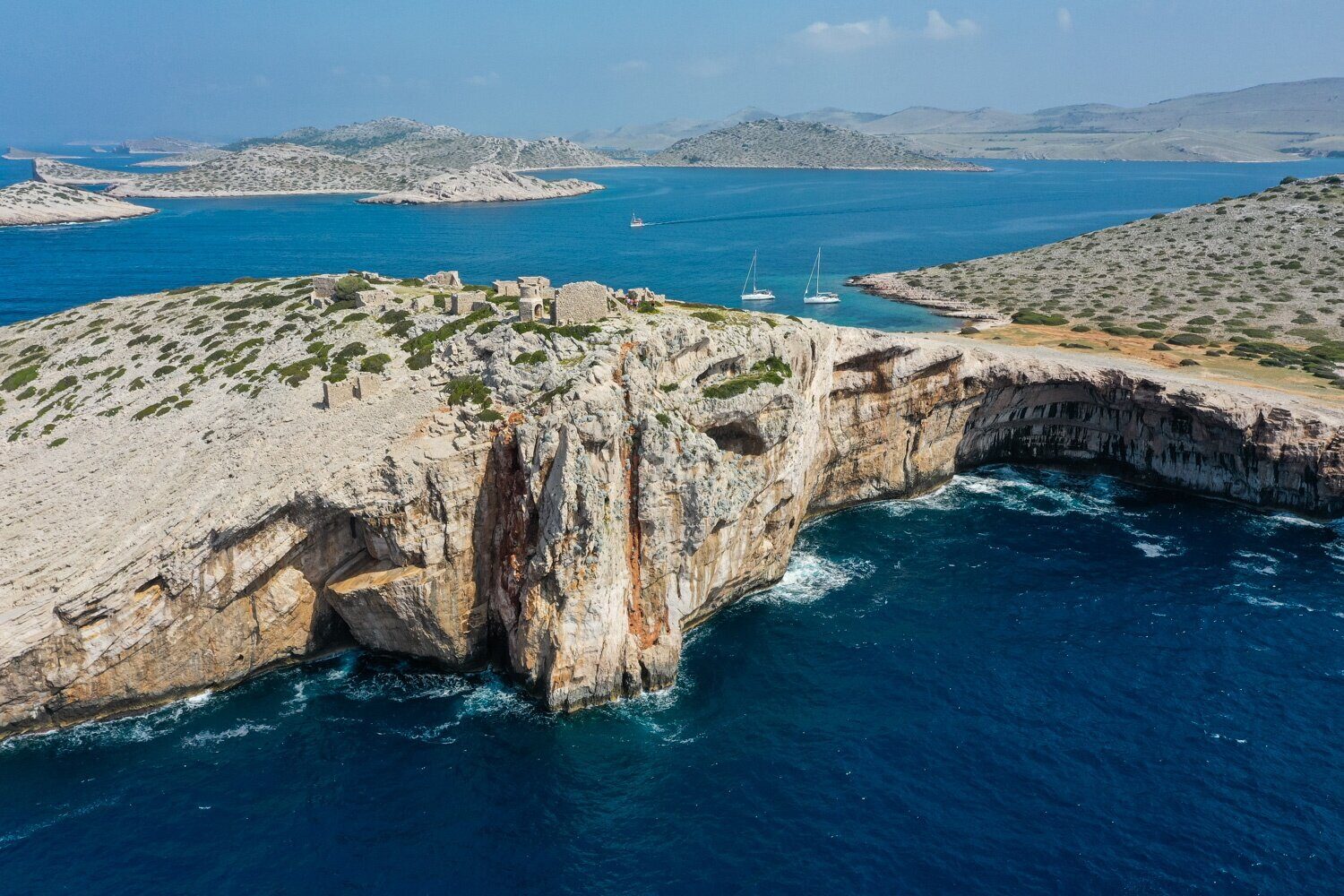 Boat excursion to Kornati islands — turquoise bays and rocky coastline